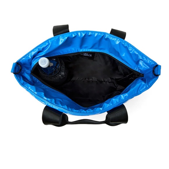 NWOT THINK ROYLN Blue Quilted Tote Bag - Picture 7 of 7